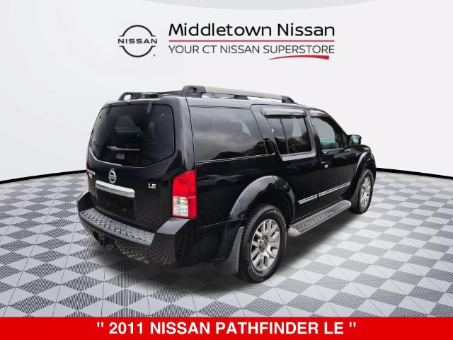 Used 2011 Nissan Pathfinder LE AWD/4WD image 3