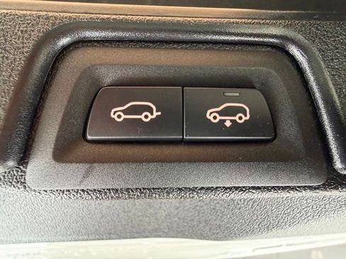 Used 2025 BMW X5 xDrive40i w/ Executive Package image 34