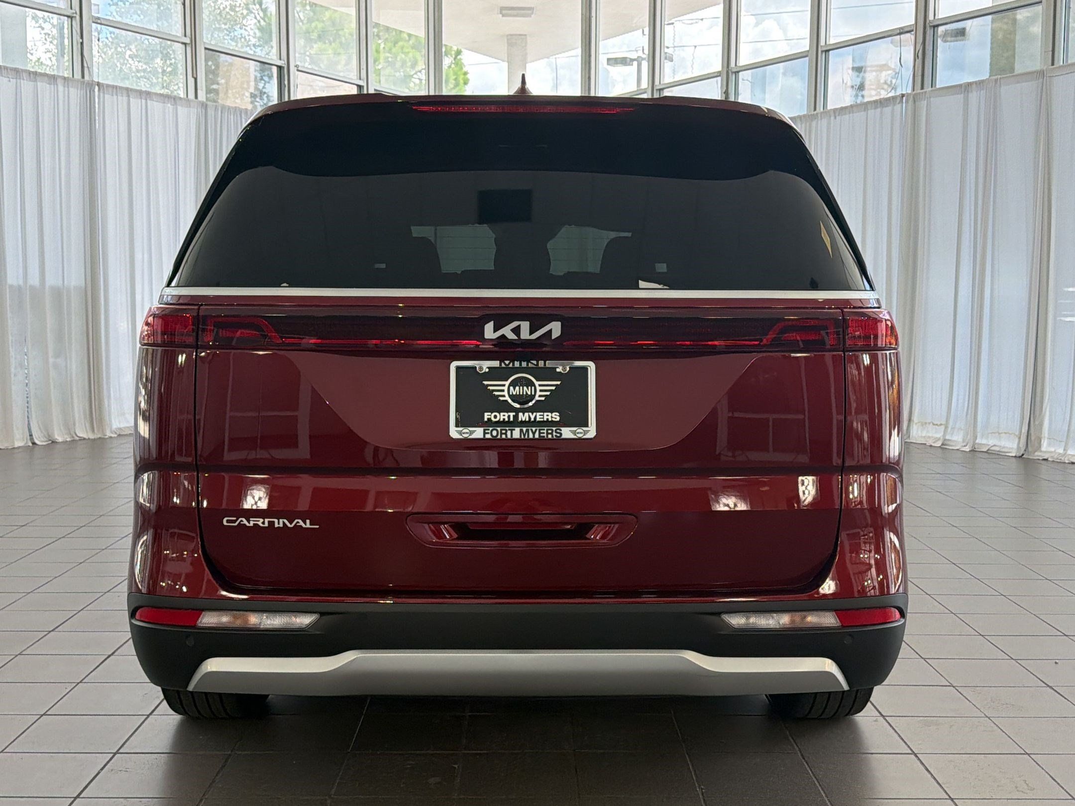 Used 2024 Kia Carnival EX FWD image 10