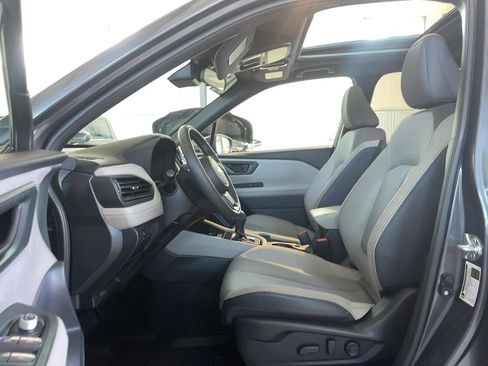 Used 2025 Subaru Forester Premium image 8