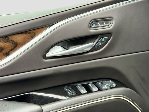 Certified 2024 Cadillac Escalade Premium Luxury Platinum image 17
