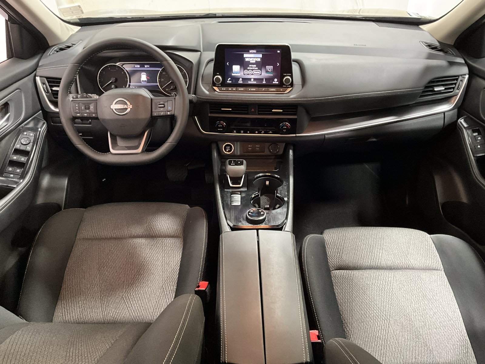 Used 2026 Nissan Rogue SV AWD/4WD image 15