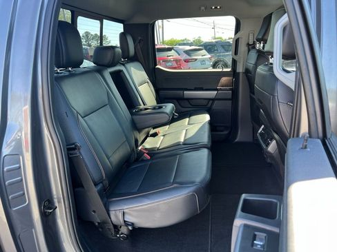 Used 2022 Ford F150 Lariat w/ Trailer Tow Package image 19