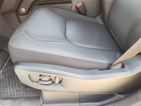 New 2025 Land Rover Defender 110 V8 image 17