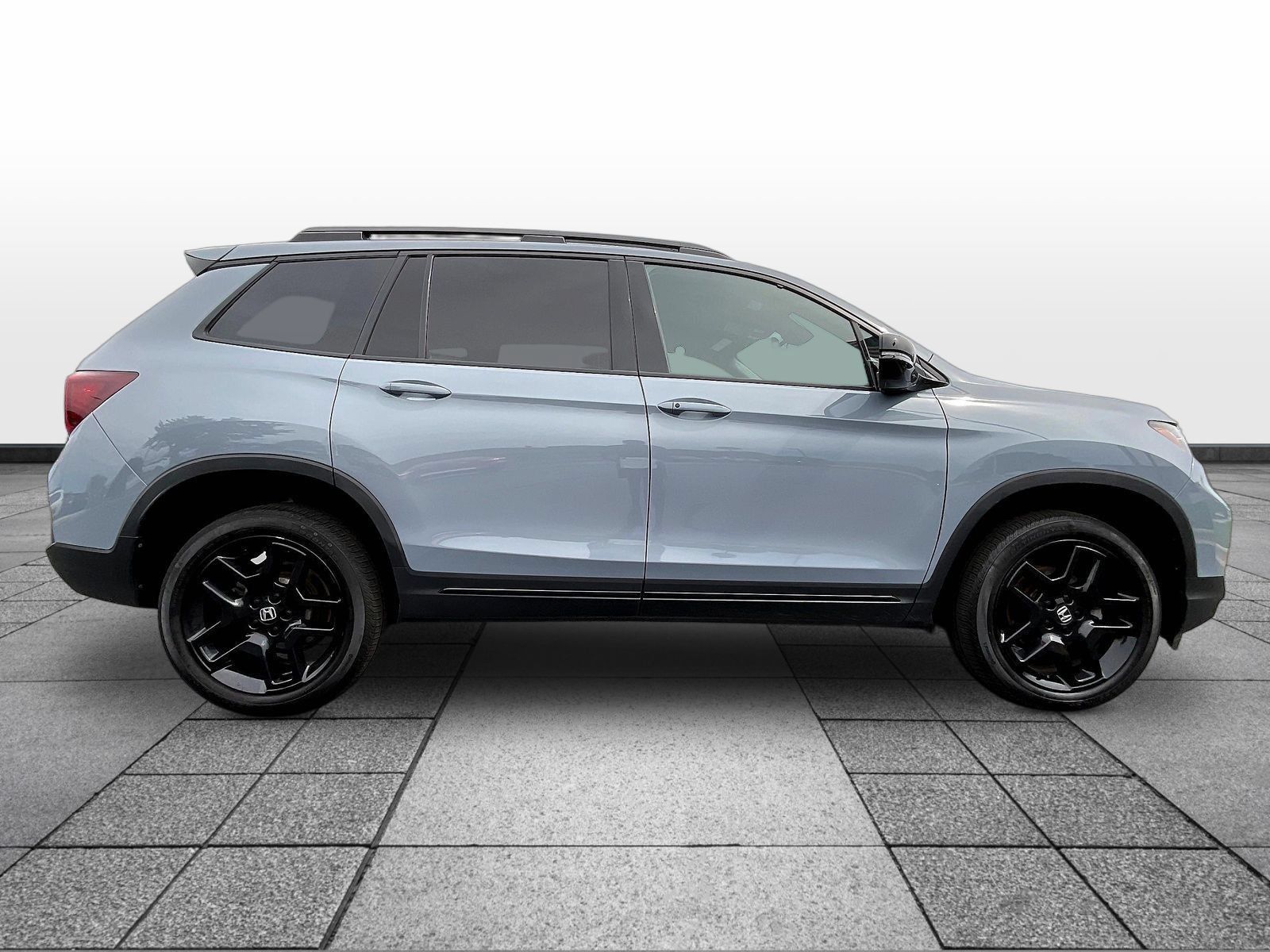 Used 2024 Honda Passport Black Edition image 4