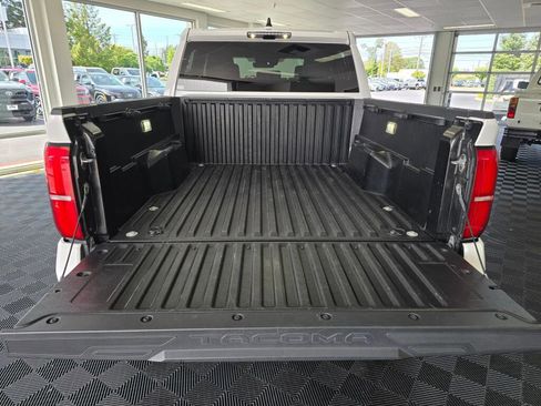 Used 2024 Toyota Tacoma TRD Off-Road AWD/4WD image 15