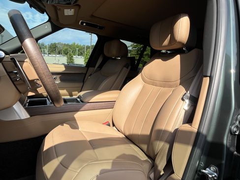Used 2025 Land Rover Range Rover Autobiography AWD/4WD image 15