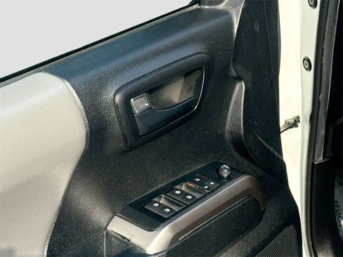 Used 2021 Toyota Tacoma SR5 image 17