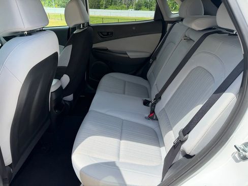 Used 2023 Hyundai Kona SEL image 14