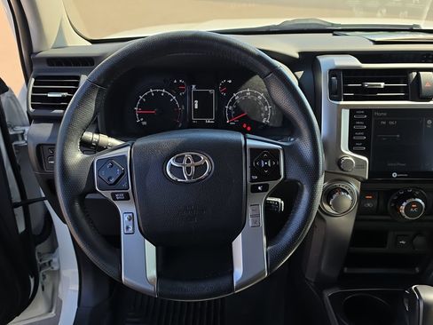 Used 2022 Toyota 4Runner SR5 Premium w/ Moonroof Package AWD/4WD image 15