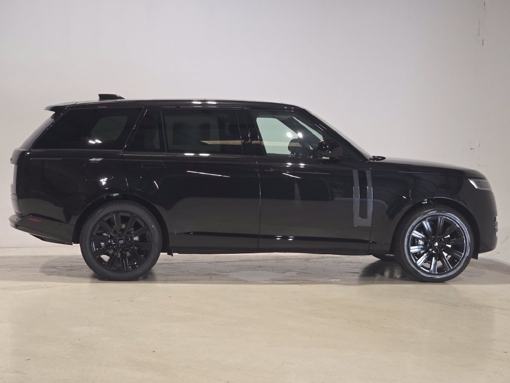 New 2027 Land Rover Range Rover Long Wheelbase SE AWD/4WD image 4