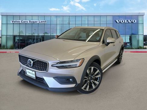 New 2026 Volvo V60 B5 Cross Country Ultra w/ Protection Package Premier AWD/4WD image 1