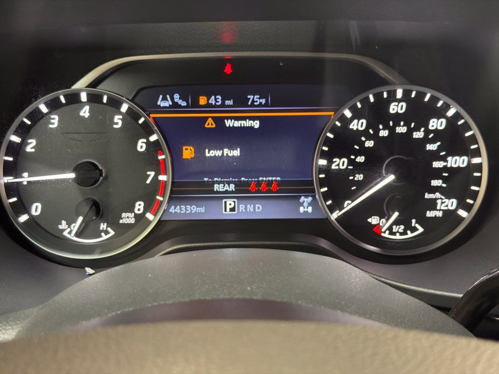 Used 2024 Nissan Titan SV w/ SV Convenience Package AWD/4WD image 24