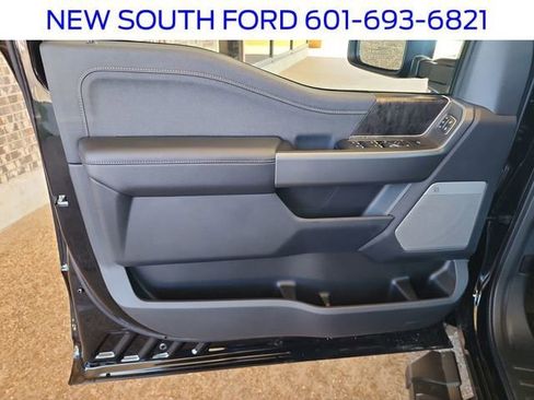 New 2026 Ford F250 Lariat w/ Black Appearance Package image 17
