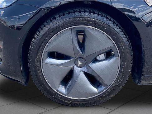 Used 2020 Tesla Model 3 Standard Range RWD image 10