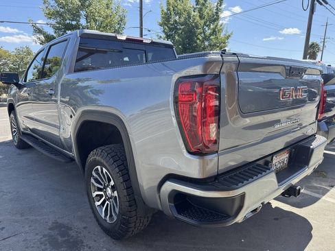 Used 2022 GMC Sierra 1500 AT4 w/ AT4 Preferred Package AWD/4WD image 3