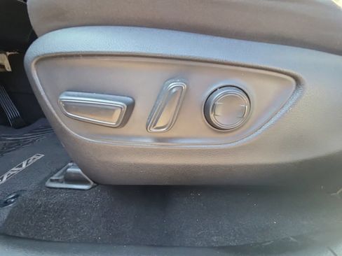 Used 2019 Toyota RAV4 XLE w/ Convenience Package FWD image 17