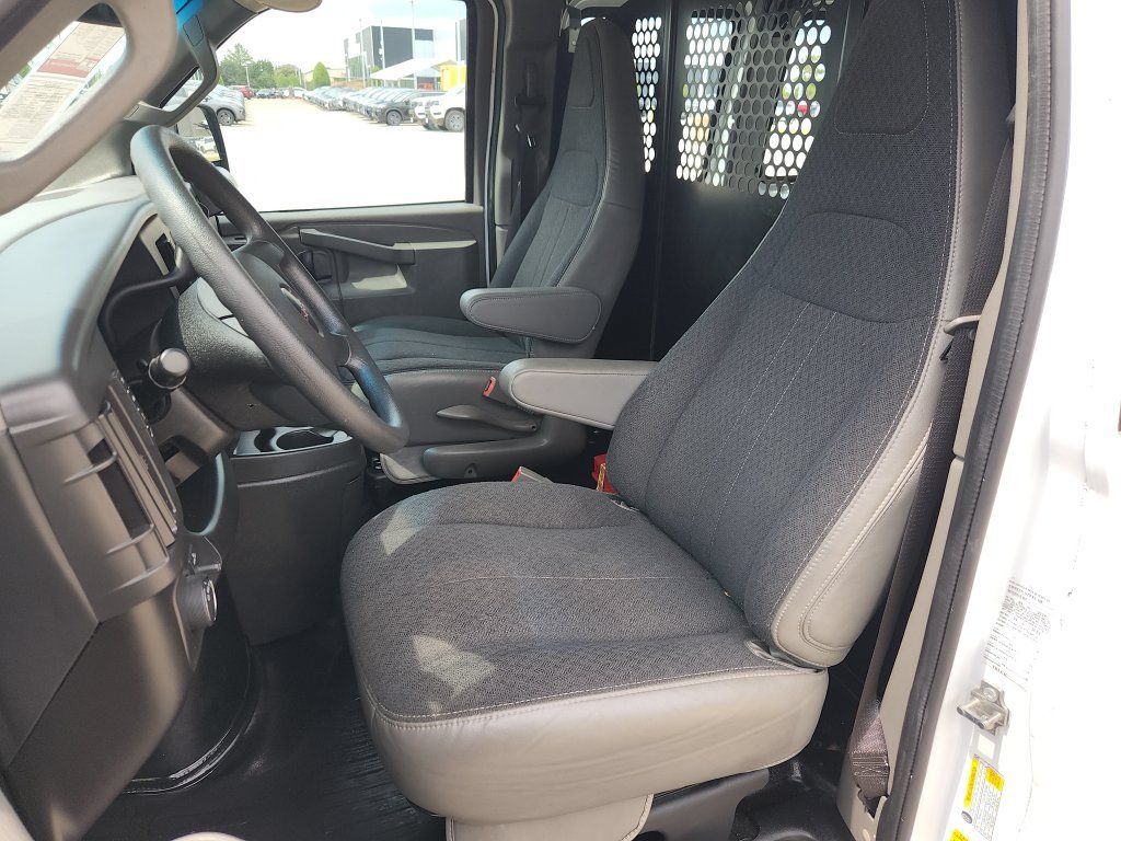 Used 2025 GMC Savana 2500 w/ Driver Convenience Package RWD image 13