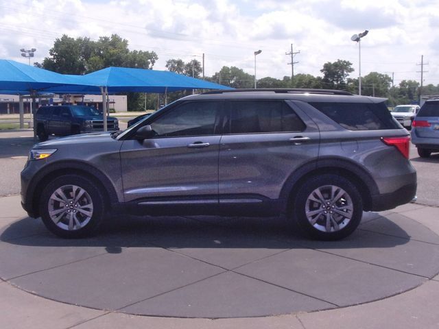 Used 2021 Ford Explorer XLT w/ Equipment Group 202A AWD/4WD image 17