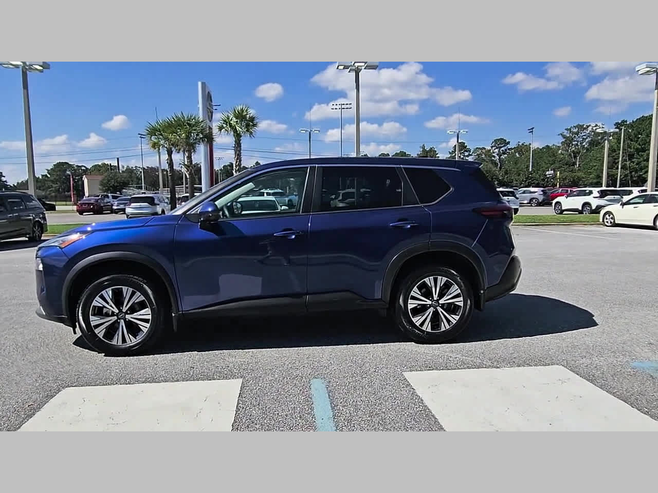 Used 2022 Nissan Rogue SV FWD image 25