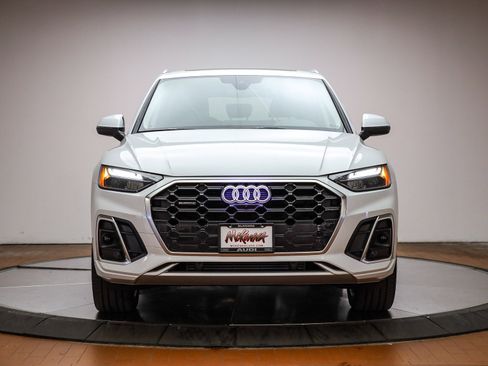 Used 2025 Audi Q5 2.0T Premium Plus w/ Premium Plus Package image 2