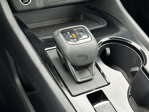 Used 2022 Nissan Rogue SV AWD/4WD image 20