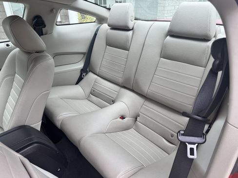 Used 2011 Ford Mustang GT Premium RWD image 13