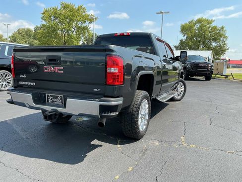 Used 2017 GMC Sierra 2500 SLT AWD/4WD image 2