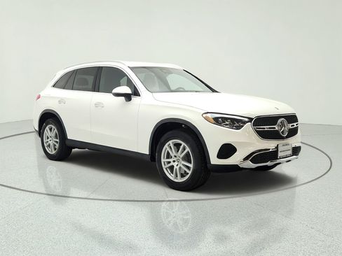 Certified 2026 Mercedes-Benz GLC 300 image 3