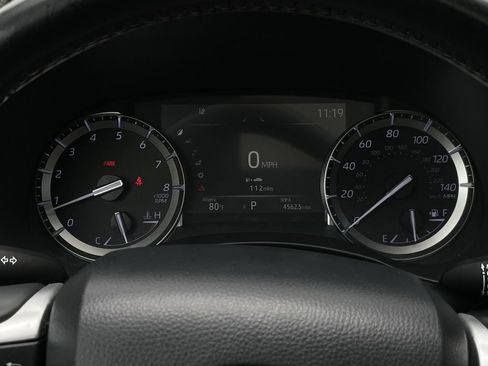 Used 2022 Toyota Highlander XLE AWD/4WD image 16