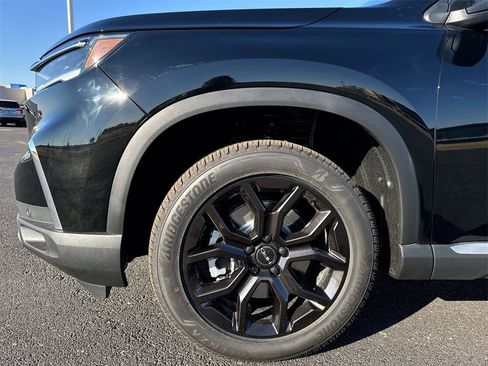 New 2025 Honda Pilot Touring image 10