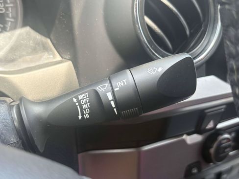 Used 2022 Toyota Tacoma SR5 RWD image 25