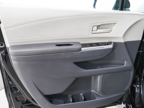 Used 2024 Toyota Sienna LE AWD/4WD image 20