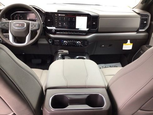 New 2026 GMC Sierra 1500 SLT w/ SLT Convenience Package image 21