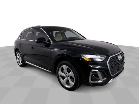 Used 2022 Audi Q5 2.0T Premium Plus w/ Premium Plus Package image 2