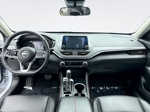 Used 2023 Nissan Altima 2.5 SR image 14