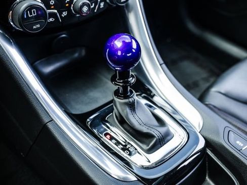 Used 2014 Chevrolet SS RWD image 17