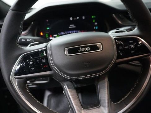 New 2024 Jeep Grand Cherokee Overland image 13