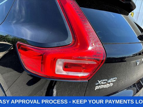 Used 2024 Volvo XC40 B5 Plus AWD/4WD image 29