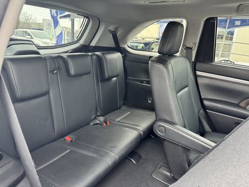 Used 2019 Toyota Highlander Limited image 11