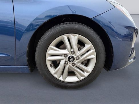 Used 2020 Hyundai Elantra SEL image 9