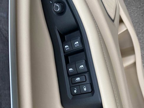 Used 2022 Jeep Grand Cherokee L Limited image 24