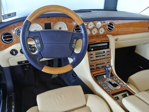 Used 2009 Bentley Azure RWD image 14