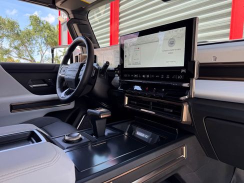 Used 2025 GMC Hummer EV 3X AWD/4WD image 33