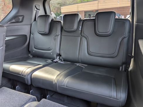 Used 2025 Nissan Armada PRO-4X w/ Pro-4X Premium Package image 18