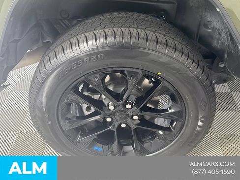 Used 2023 Jeep Wrangler Unlimited Sahara AWD/4WD image 20