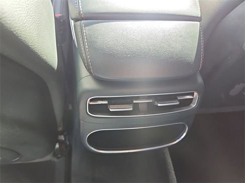 Used 2022 Genesis GV70 2.5T w/ Advanced Package image 21