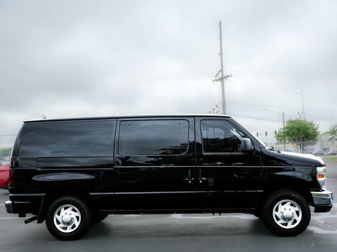 Used 2014 Ford E-150 and Econoline 150 w/ Power Group RWD image 4