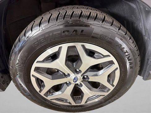 Used 2023 Subaru Forester Premium AWD/4WD image 13