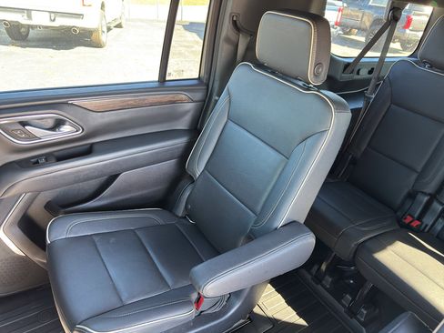 Used 2022 Chevrolet Suburban Premier image 20